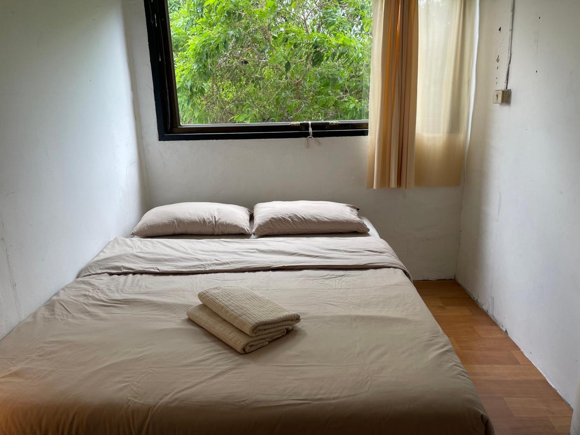 Budget Room Koh Phangan Pier With Ac Luaran gambar